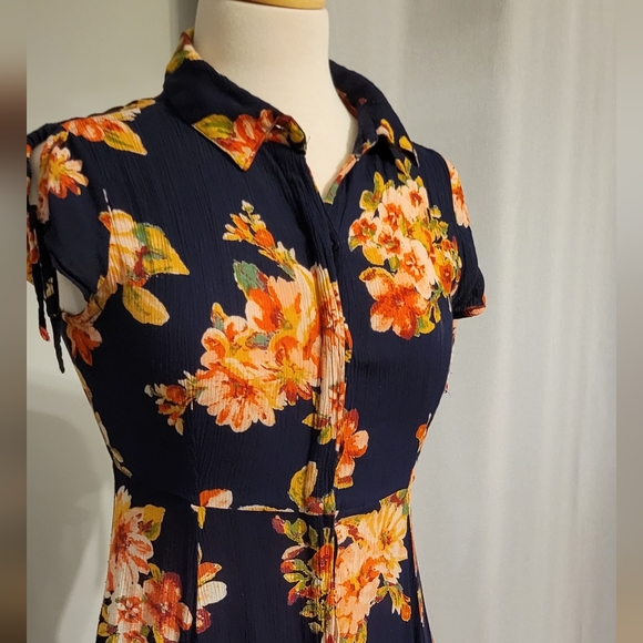 Dress - Picture 2 of 11